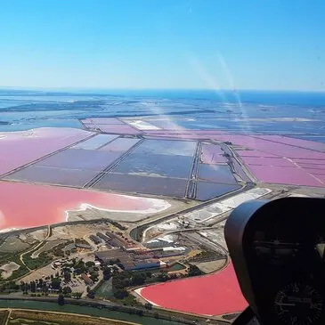 Baptême en Hélicoptère - Survol de la Camargue Baptême en Hélicoptère - Survol de la Camargue
