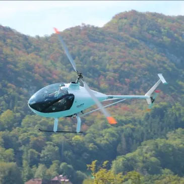 Baptême en Hélicoptère ULM près d'Aix-les-Bains - Lac du Bourget Baptême en Hélicoptère ULM près d'Aix-les-Bains - Lac du Bourget