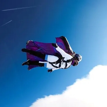 Vol en Wingsuit Tandem près de Saint-Malo en région Bretagne