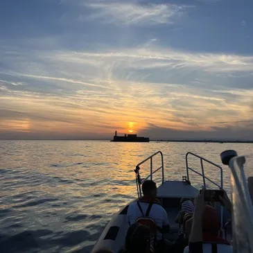Balade en Bateau au Coucher de Soleil au Cap d'Agde Balade en Bateau au Coucher de Soleil au Cap d'Agde