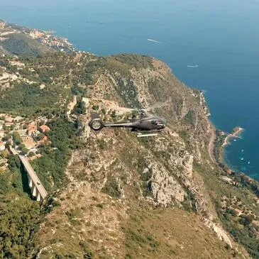 Baptême de l'air hélicoptère, département Monaco Baptême de l'air hélicoptère, département Monaco
