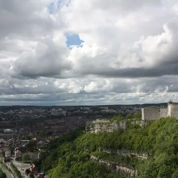 Baptême en Hélicoptère près de Vesoul en région Franche-Comté Baptême en Hélicoptère près de Vesoul en région Franche-Comté
