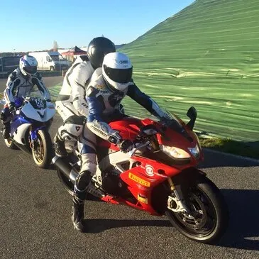 Baptême Moto sur Circuit proche Circuit de Dijon-Prenois