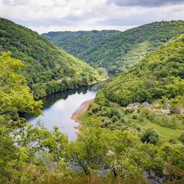Saint-Martial-Entraygues, à 40 min de Tulle, Corrèze (19) - Weekend et Hébergement Insolite