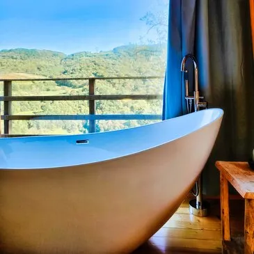 Weekend et Hébergement Insolite proche Saint-Martial-Entraygues, à 40 min de Tulle Weekend et Hébergement Insolite proche Saint-Martial-Entraygues, à 40 min de Tulle