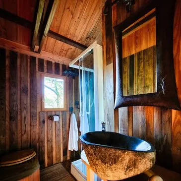 Weekend et Hébergement Insolite proche Saint-Martial-Entraygues, à 40 min de Tulle Weekend et Hébergement Insolite proche Saint-Martial-Entraygues, à 40 min de Tulle