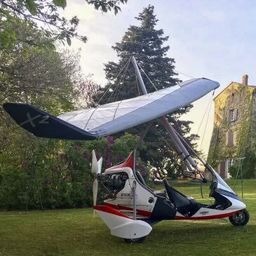 Baptême en ULM et Autogire proche Loches, à 45 min de Tours Baptême en ULM et Autogire proche Loches, à 45 min de Tours