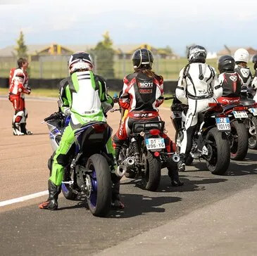 Stage Coaching avec votre Moto - Circuit de la Ferté Gaucher Stage Coaching avec votre Moto - Circuit de la Ferté Gaucher