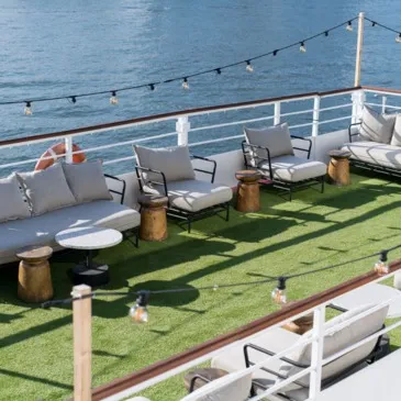 Balade en Bateau et Repas sur la Seine à Paris en région Ile-de-France Balade en Bateau et Repas sur la Seine à Paris en région Ile-de-France