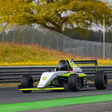 Stage de Pilotage Monoplace en région Pays-de-la-Loire Stage de Pilotage Monoplace en région Pays-de-la-Loire