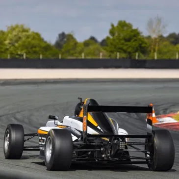 Réserver Stage de Pilotage Monoplace département Vendée Réserver Stage de Pilotage Monoplace département Vendée