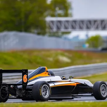 Réserver Stage de Pilotage Monoplace en Pays-de-la-Loire Réserver Stage de Pilotage Monoplace en Pays-de-la-Loire