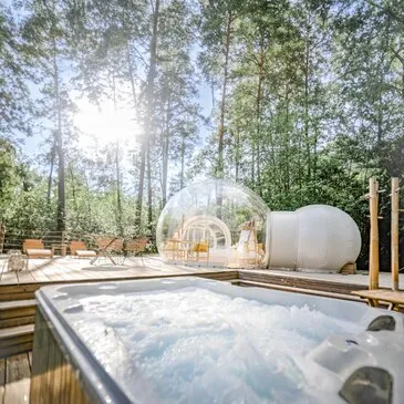 Nuit en Bulle avec Jacuzzi Privatif près de Bordeaux Nuit en Bulle avec Jacuzzi Privatif près de Bordeaux
