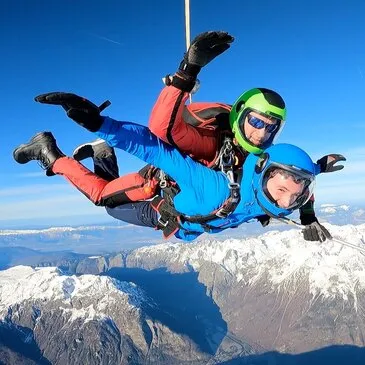 Saut en parachute proche Altiport Huez Saut en parachute proche Altiport Huez