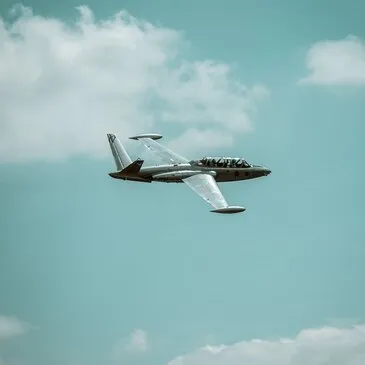 Vol en Avion de Chasse Fouga près d&#39;Amiens - La Baie de Somme en région Picardie