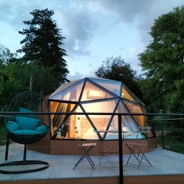 Nuit en Dôme de Verre Près de Reims Nuit en Dôme de Verre Près de Reims