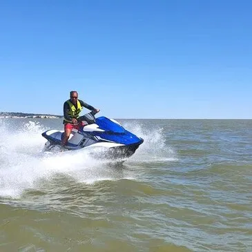 Jet ski Scooter des mers en région Poitou-Charentes Jet ski Scooter des mers en région Poitou-Charentes