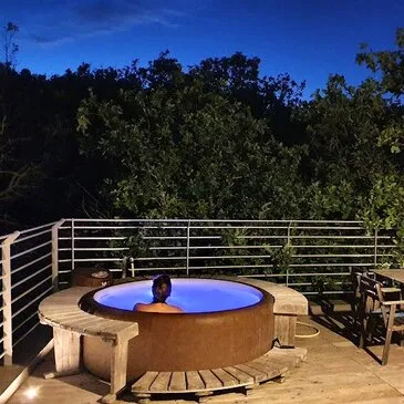 Cabane sur Pilotis avec Spa Privatif près de Privas Cabane sur Pilotis avec Spa Privatif près de Privas