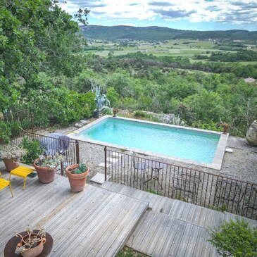 Cabane sur Pilotis avec Spa Privatif près de Privas en région Rhône-Alpes