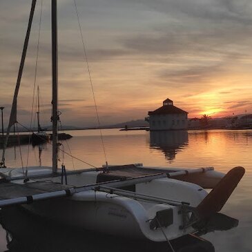 Balade en Bateau au Coucher de Soleil à Port-Barcarès en région Languedoc-Roussillon