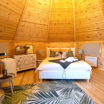 Nuit en Kota avec Bain Nordique près de Sancerre en région Centre Nuit en Kota avec Bain Nordique près de Sancerre en région Centre