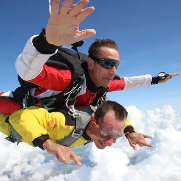 Aérodrome de Cerfontaine, Namur (WNA) - Saut en parachute Aérodrome de Cerfontaine, Namur (WNA) - Saut en parachute