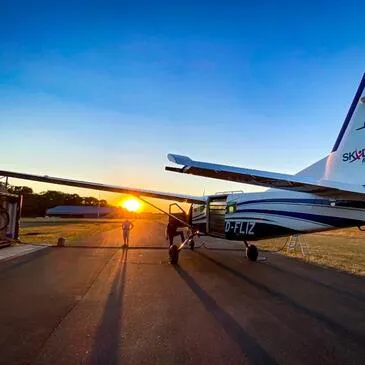 Saut en Parachute Tandem à Cerfontaine en région Belgique Saut en Parachute Tandem à Cerfontaine en région Belgique