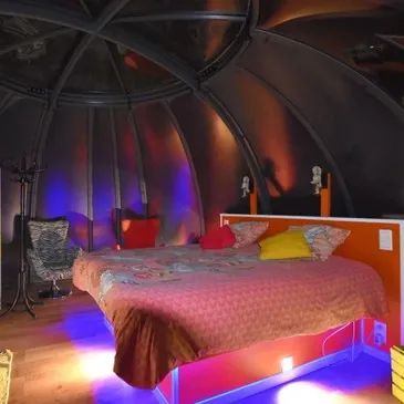 Dormir dans une Bulle de Verre près de Toulon en région PACA et Corse Dormir dans une Bulle de Verre près de Toulon en région PACA et Corse