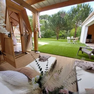 Nuit en Dôme avec Spa et Sauna Privatifs près de Carcassonne en région Languedoc-Roussillon Nuit en Dôme avec Spa et Sauna Privatifs près de Carcassonne en région Languedoc-Roussillon