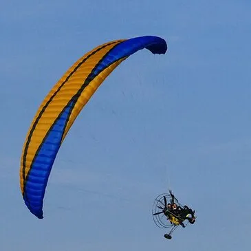 Maillen, Namur (WNA) - Baptême de l'air paramoteur Maillen, Namur (WNA) - Baptême de l'air paramoteur
