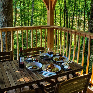 Cabane sur Pilotis avec Jacuzzi Privatif près de Bergerac en région Aquitaine