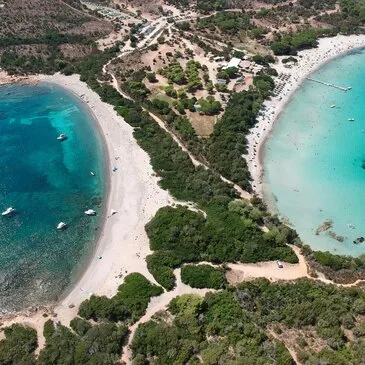 Baptême en Hélicoptère - Survol de Bonifacio en région PACA et Corse Baptême en Hélicoptère - Survol de Bonifacio en région PACA et Corse