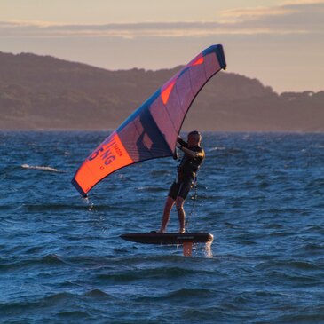 Initiation au Wing Foil à Saint Laurent de la Salanque