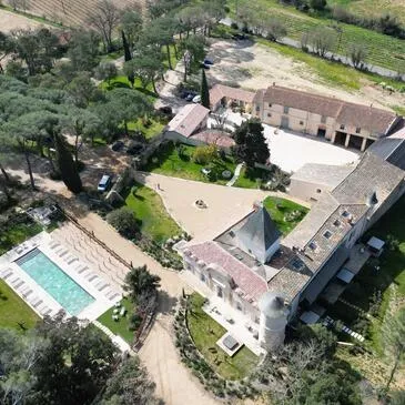 Nuit en Château avec Spa Privatif près du Cap d'Agde Nuit en Château avec Spa Privatif près du Cap d'Agde