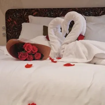 Nuit en Château avec Spa Privatif près du Cap d'Agde en région Languedoc-Roussillon Nuit en Château avec Spa Privatif près du Cap d'Agde en région Languedoc-Roussillon