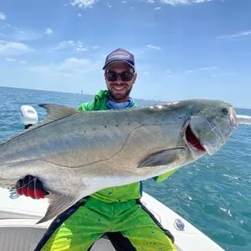 Pêche au Gros près de Carry-le-Rouet en région PACA et Corse Pêche au Gros près de Carry-le-Rouet en région PACA et Corse