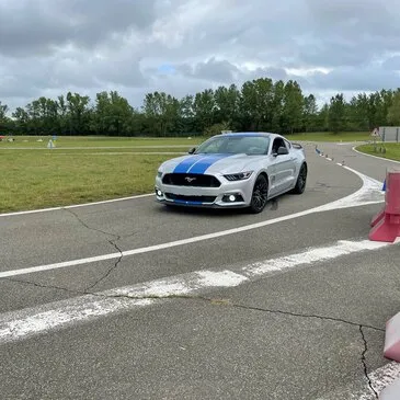Stage Enfant en Ford Mustang V8 - Circuit de Haute Saintonge