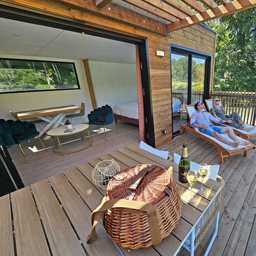 Cabane sur l&#39;eau près de Reims en région Champagne-Ardenne