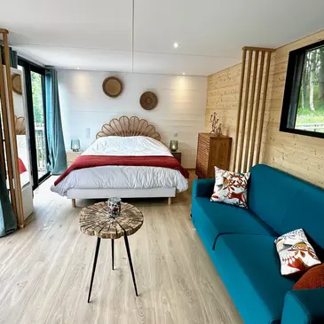 Cabane sur l'eau près de Reims en région Champagne-Ardenne Cabane sur l'eau près de Reims en région Champagne-Ardenne