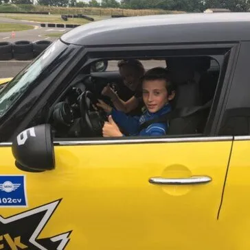 Stage de Pilotage Enfant - Circuit d'Abbeville Stage de Pilotage Enfant - Circuit d'Abbeville