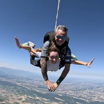 Saut en parachute proche Laloubère, à 10min de Tarbes Saut en parachute proche Laloubère, à 10min de Tarbes