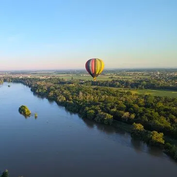 Vol Montgolfière à Jouy-le-Potier - Survol de la Loire en région Centre Vol Montgolfière à Jouy-le-Potier - Survol de la Loire en région Centre