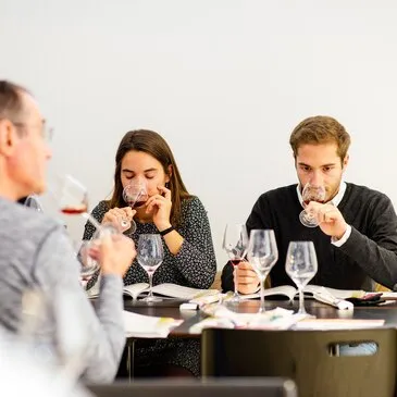 Valbonne, à 20 min de Cannes, Alpes Maritimes (06) - Cours d'œnologie Valbonne, à 20 min de Cannes, Alpes Maritimes (06) - Cours d'œnologie