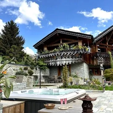Nuit en Lodge avec Jacuzzi près de Morzine Nuit en Lodge avec Jacuzzi près de Morzine