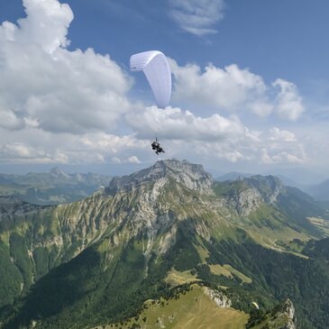 Talloires , Haute savoie (74) - Baptême en parapente