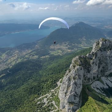 Baptême de Voltige en Parapente à Talloires - Le Lac d&#39;Annecy en région Rhône-Alpes