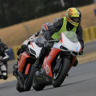 Offrir Stage de pilotage moto département Gard