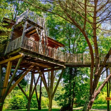 Cabane dans les Arbres près de Langon en région Aquitaine