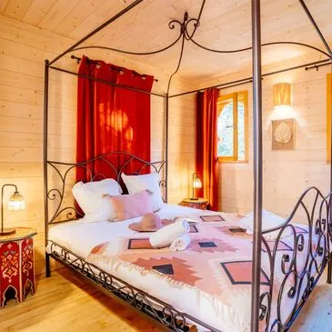 Nuit Insolite dans un Riad avec Spa Privatif près de Langon en région Aquitaine Nuit Insolite dans un Riad avec Spa Privatif près de Langon en région Aquitaine