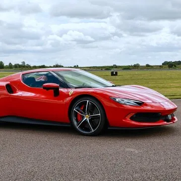 Stage en Ferrari 296 GTB - Circuit des Ecuyers Stage en Ferrari 296 GTB - Circuit des Ecuyers